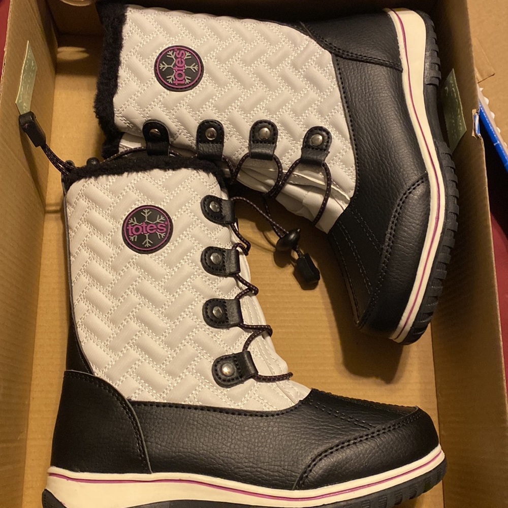 NEW Totes Makenzie Tall Girl Winter boots